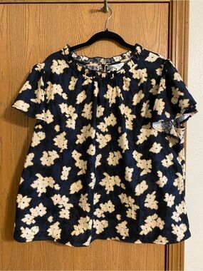 NWOT Time and Tru Navy and Cream Floral Ruffle Top
